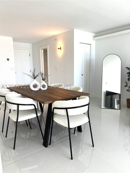 Aluguel de apartamento no The Collins Condo 411