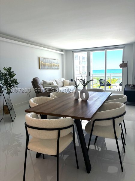 Aluguel de apartamento no The Collins Condo 411