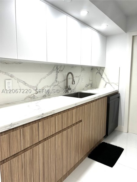 Aluguel de apartamento no The Collins Condo 411