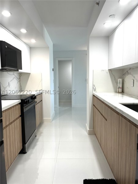 Aluguel de apartamento no The Collins Condo 411