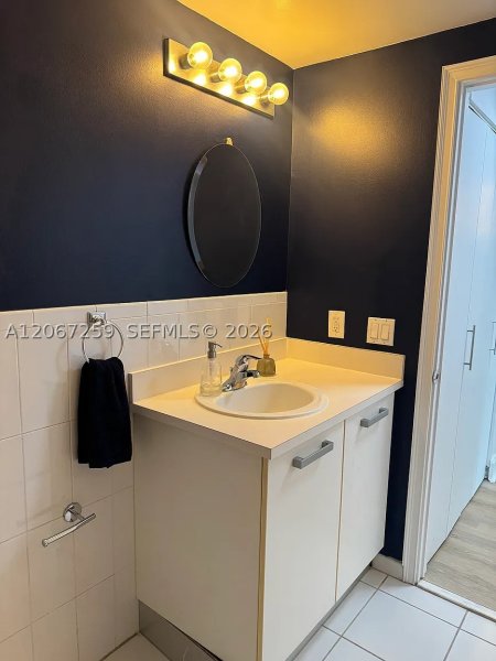Aluguel de apartamento no Bahia Biscayne 504
