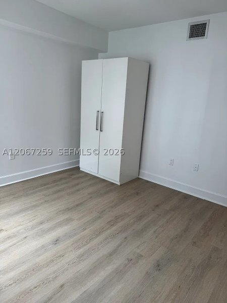 Aluguel de apartamento no Bahia Biscayne 504