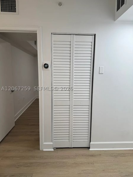 Aluguel de apartamento no Bahia Biscayne 504