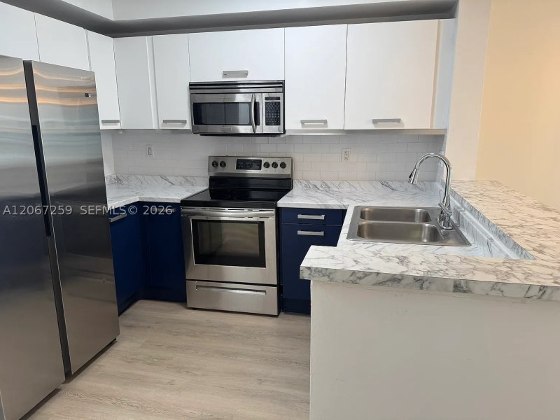 Aluguel de apartamento no Bahia Biscayne 504