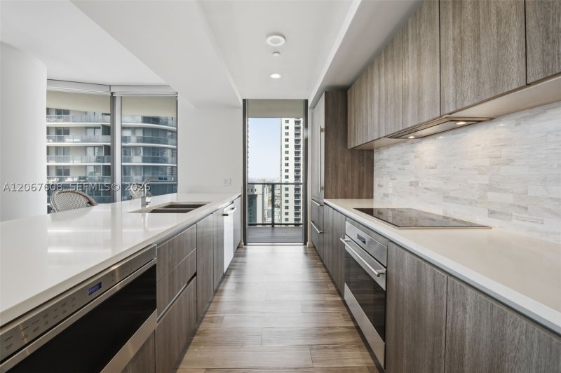 Comprar apartamento no SLS Lux Brickell 3101