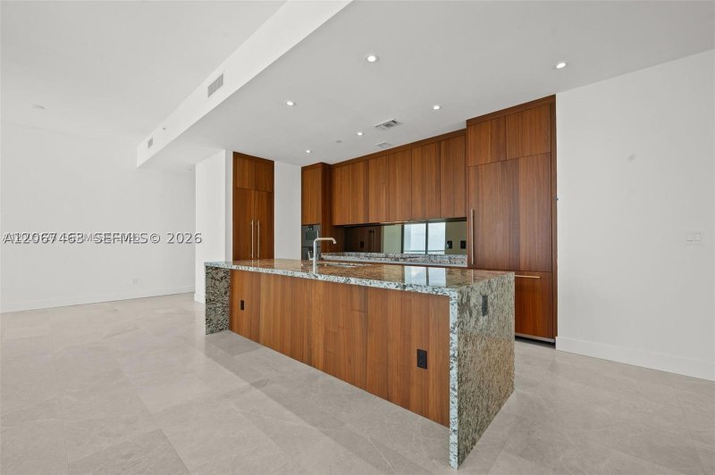 Alquiler de apartamento en Una Residences at Brickell 2604