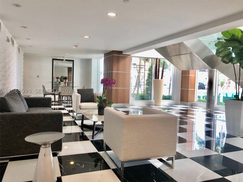 Apartment for rent at 1800 Club 1905