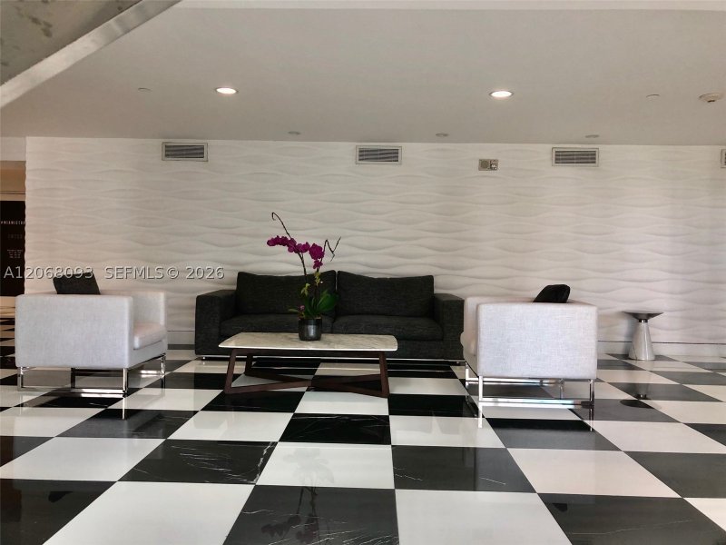 Apartment for rent at 1800 Club 1905