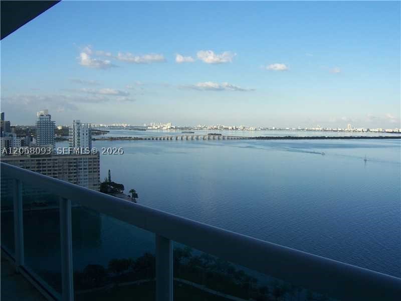 Apartment for rent at 1800 Club 1905
