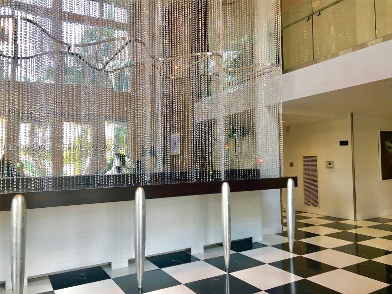 Apartment for rent at 1800 Club 1905