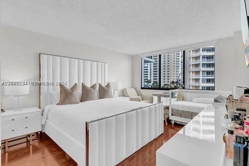 Aluguel de apartamento no Brickell Key Two 832