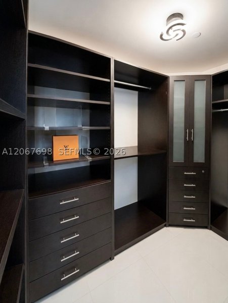 Apartment for rent at Paramount Bay 2404
