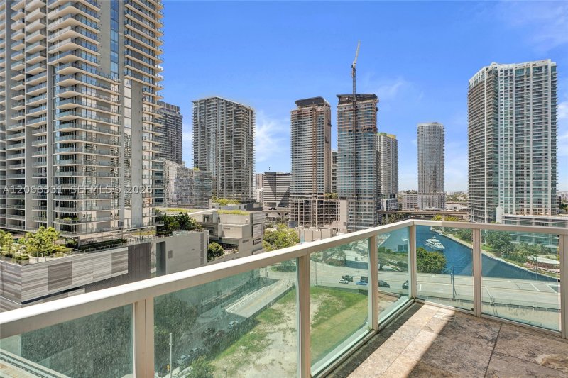 Aluguel de apartamento no Brickell on the River South 1016