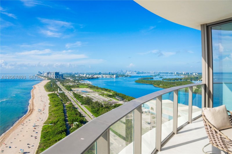 Comprar apartamento no Ritz Carlton Residences Sunny Isles 3005