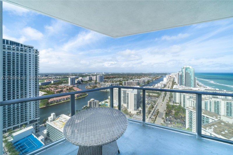 Comprar apartamento no Hyde Beach Resort Hollywood 3112