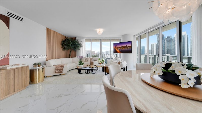 Alquiler de apartamento en Parque Towers at St. Tropez 5-1107