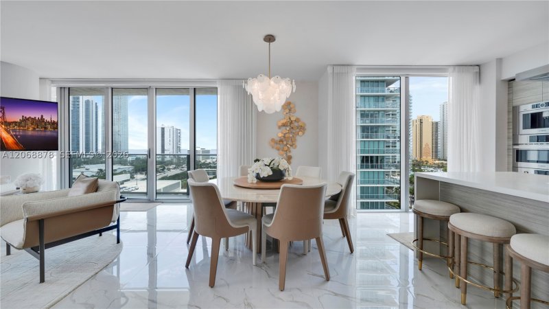 Alquiler de apartamento en Parque Towers at St. Tropez 5-1107