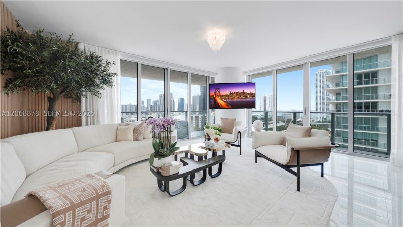 Alquiler de apartamento en Parque Towers at St. Tropez 5-1107