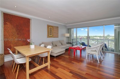 Brickell Townhouse Apt #7P