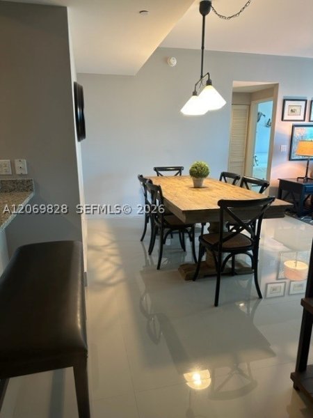 Aluguel de apartamento no The Plaza Tower I 2104