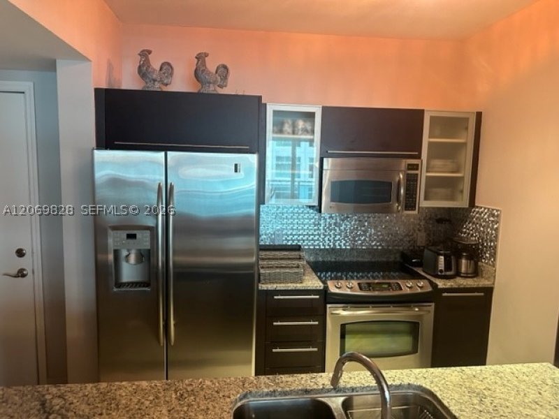 Aluguel de apartamento no The Plaza Tower I 2104