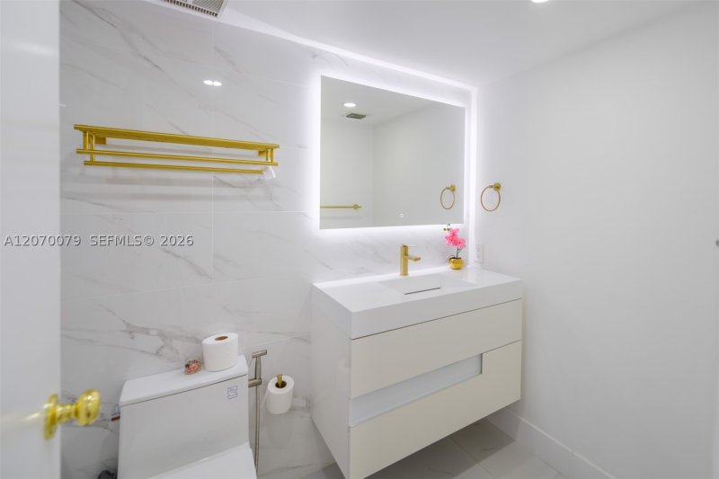 Condo for sale at Grandview Palace PH103
