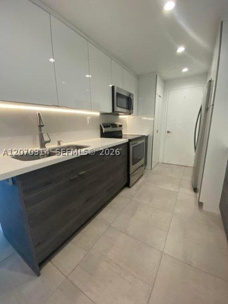 Condo for sale at Carriage House Miami Beach 620