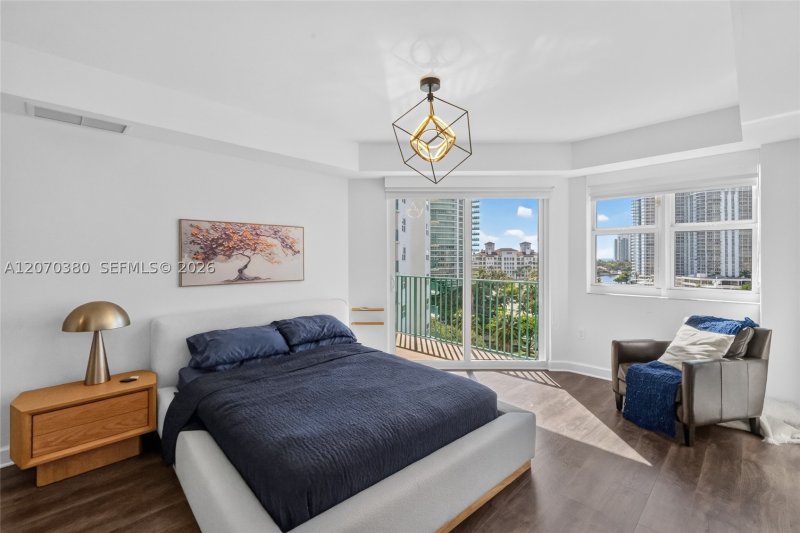 Comprar apartamento en Turnberry Village South 805