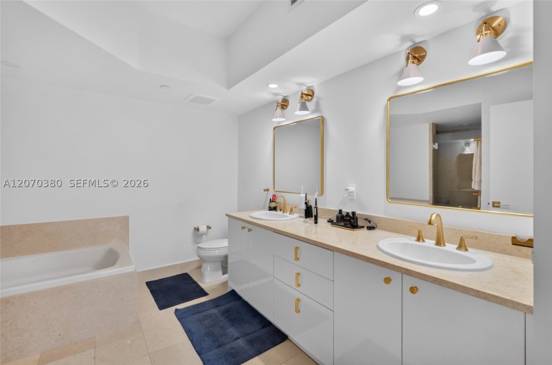 Comprar apartamento en Turnberry Village South 805
