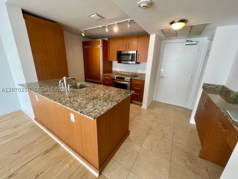 Apartment for rent at Harbour House 415
