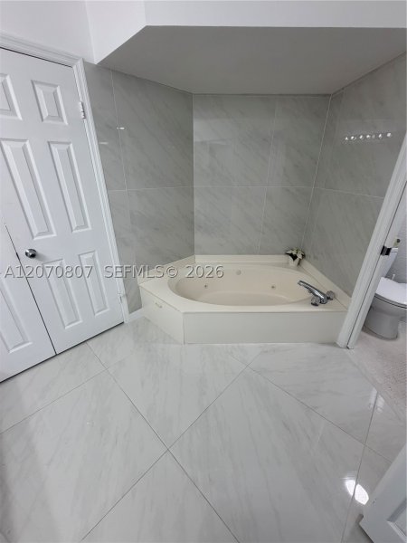 Comprar apartamento no Mystic Pointe 400 405