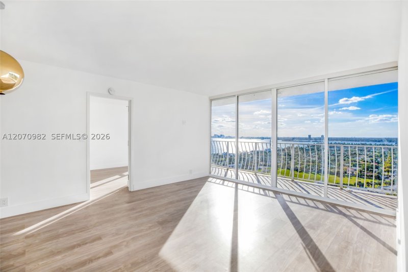 Alquiler de apartamento en Grandview Palace 2203