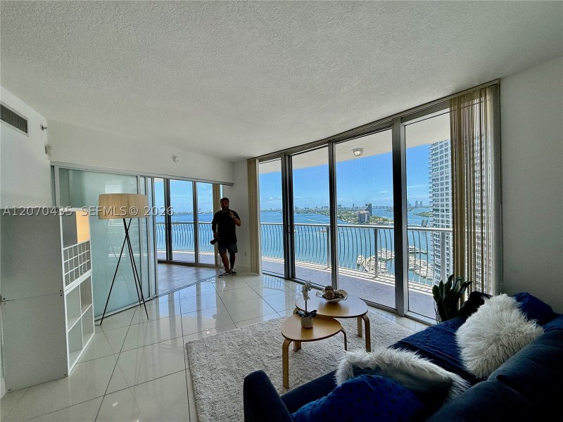 Comprar apartamento no Opera Tower 2202