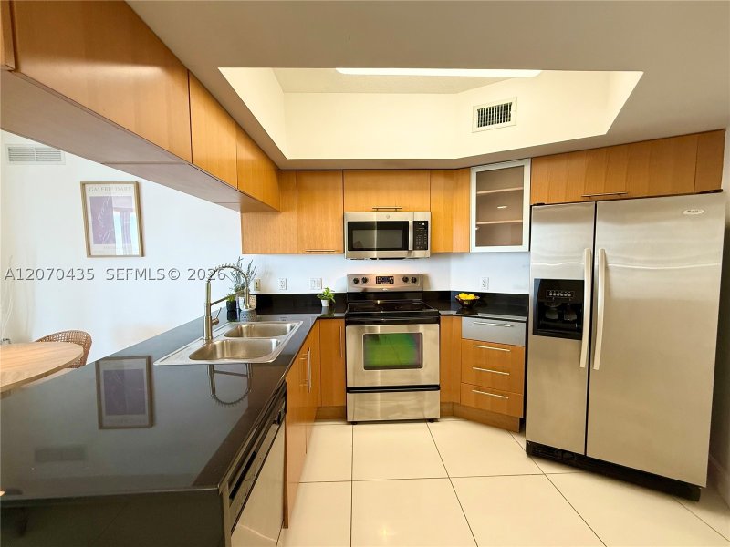 Comprar apartamento no Opera Tower 2202