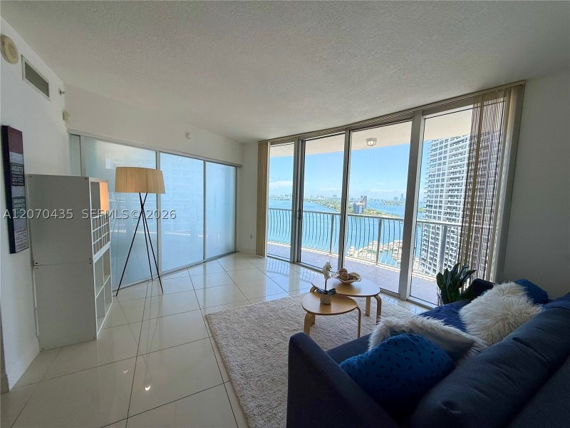 Comprar apartamento no Opera Tower 2202