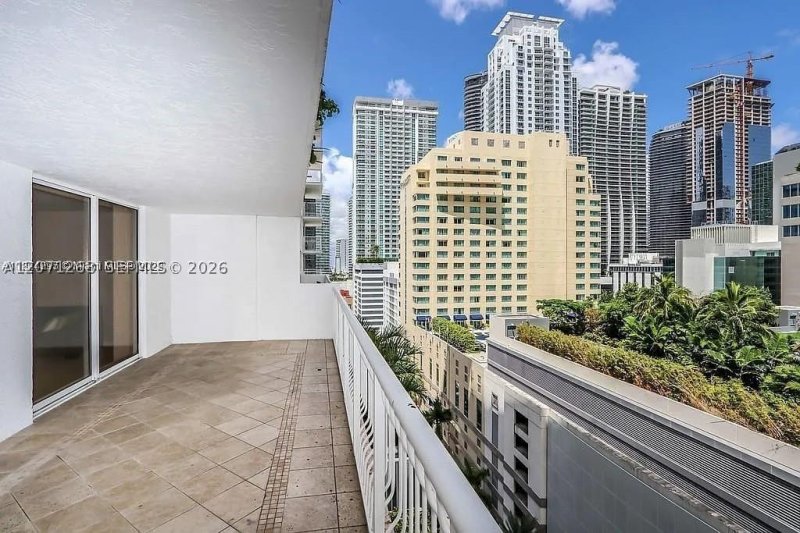 Condo for sale at The Club At Brickell Bay 1518