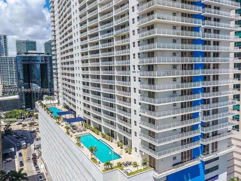 Condo for sale at The Club At Brickell Bay 1518
