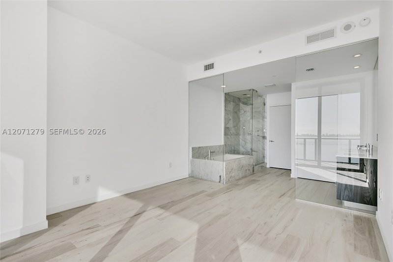 Condo for sale at Gran Paraiso 904