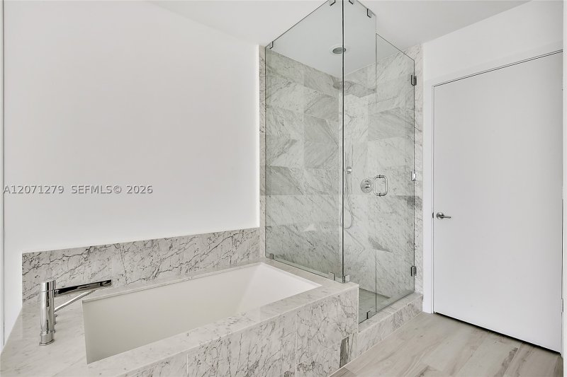 Condo for sale at Gran Paraiso 904