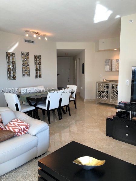 Alquiler de apartamento en Courts Brickell Key 701