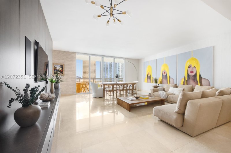 Alquiler de apartamento en Carbonell 2506