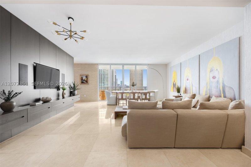 Alquiler de apartamento en Carbonell 2506