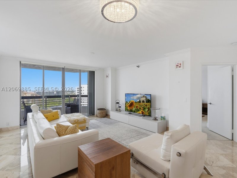 Comprar apartamento no Mystic Pointe 600 2001