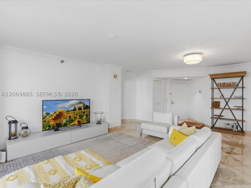 Comprar apartamento no Mystic Pointe 600 2001
