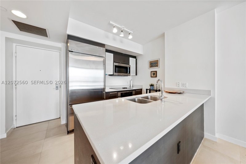 Apartment for rent at 500 Brickell West Tower 1708
