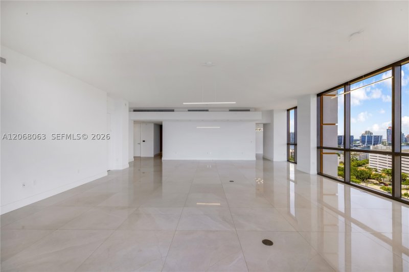 Condo for sale at Mansions at Acqualina 1201