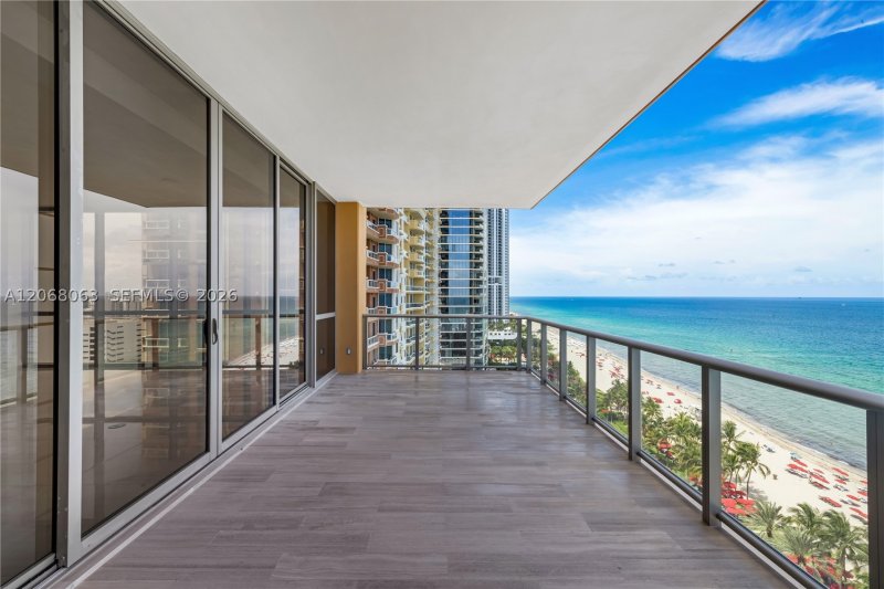 Condo for sale at Mansions at Acqualina 1201