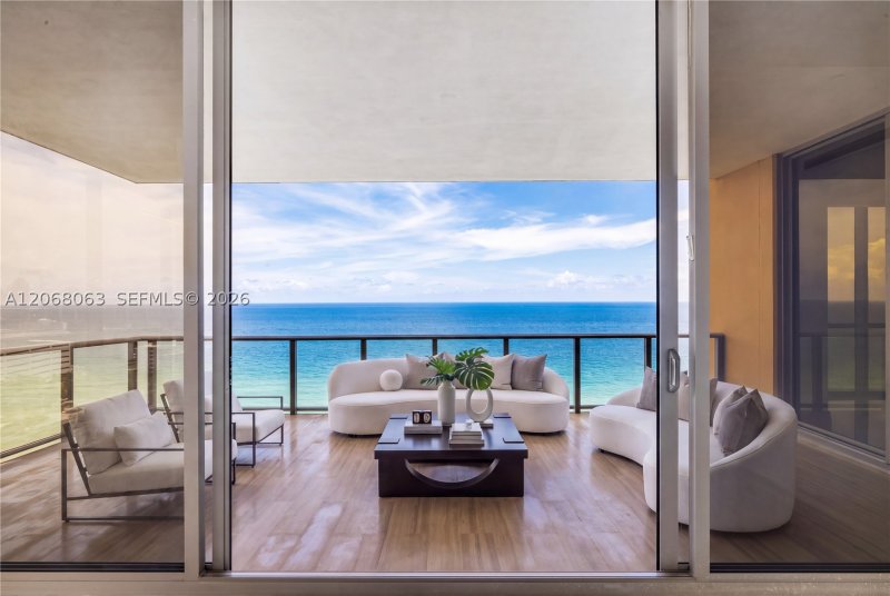 Condo for sale at Mansions at Acqualina 1201