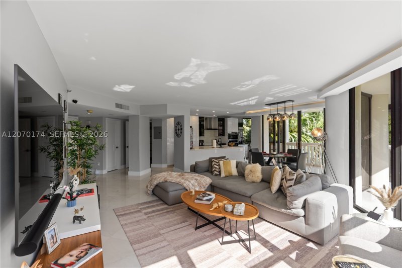 Comprar apartamento no 1000 Williams Island 202