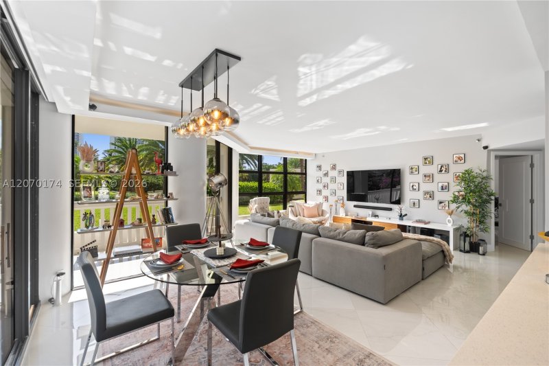 Comprar apartamento no 1000 Williams Island 202